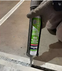 SELLADOR PU50 CONSTRUCCION 300ML NEGRO QUILOSA